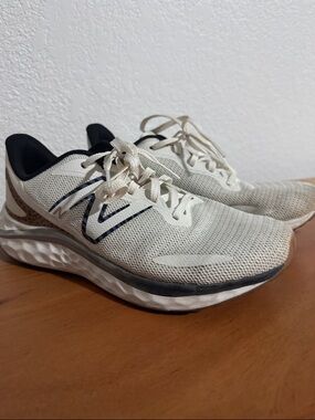 New Balance Running Sneakers - white and black